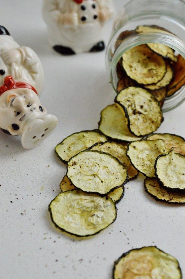 Baked zucchini chips