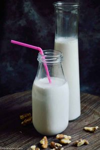 Flaxseed milk walnut milk