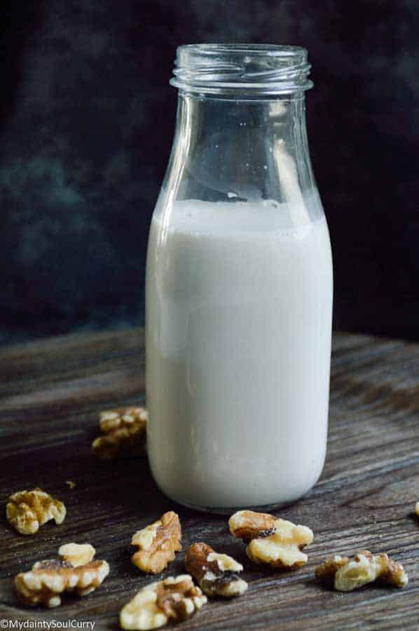 Flaxseed milk walnut milk