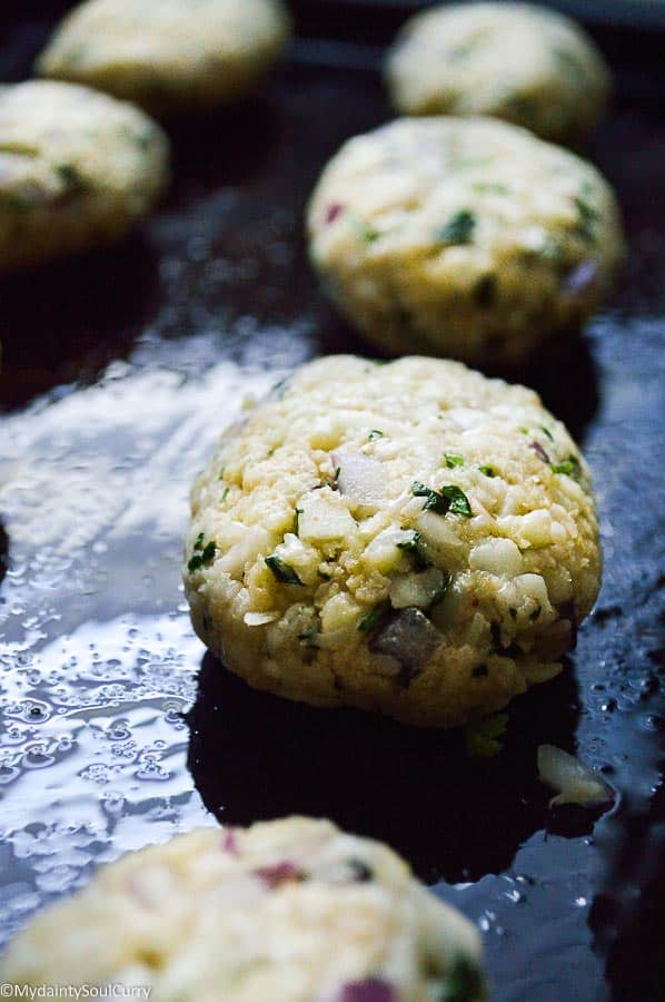 Low-carb vegan baked cauliflower hash browns