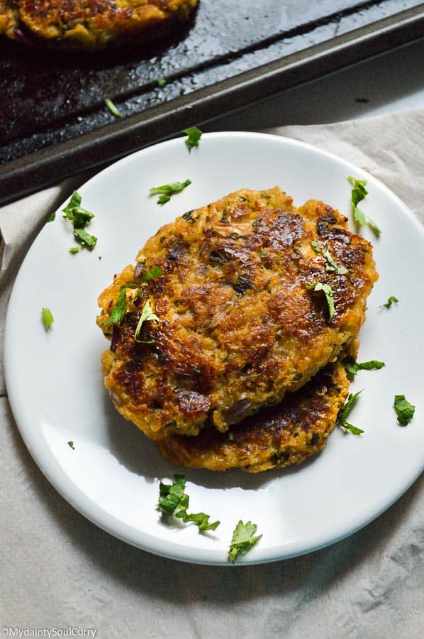 Low-carb vegan baked cauliflower hash browns