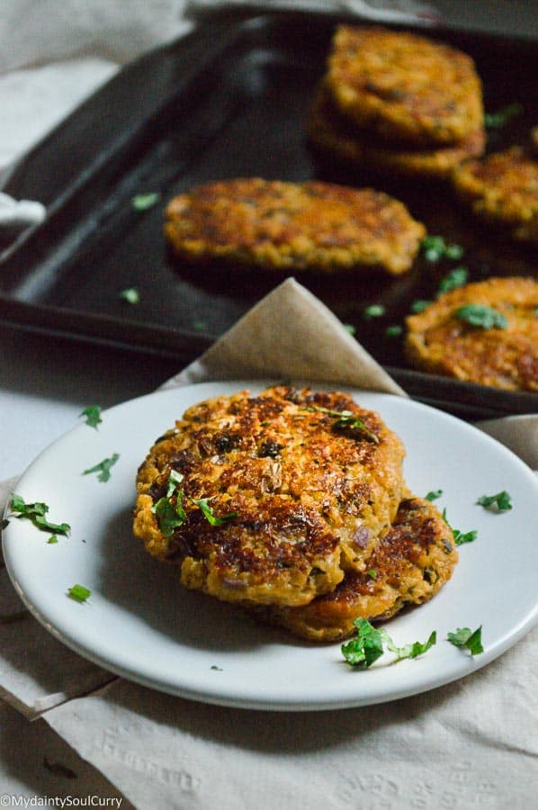 Low-carb vegan baked cauliflower hash browns