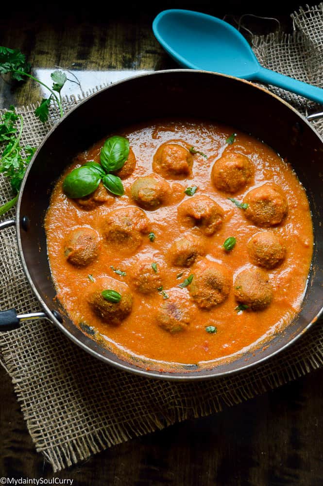 Vegan Chicken Kofta Meatballs in Curry Sauce - My Dainty Soul Curry