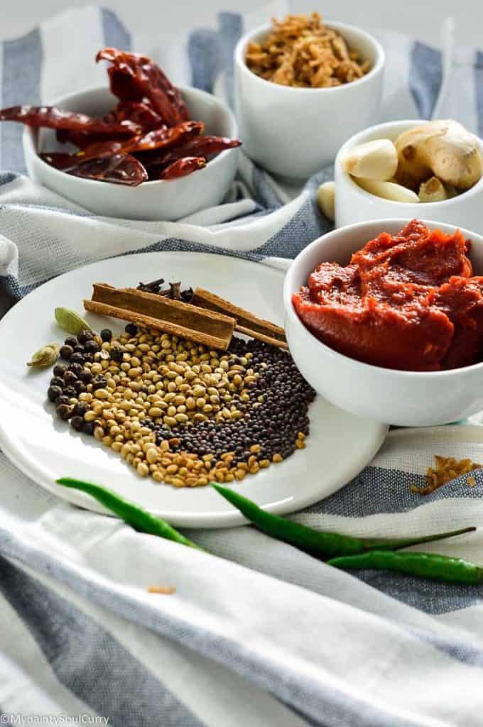 Vindaloo Curry with soy curls and homemade vindaloo paste