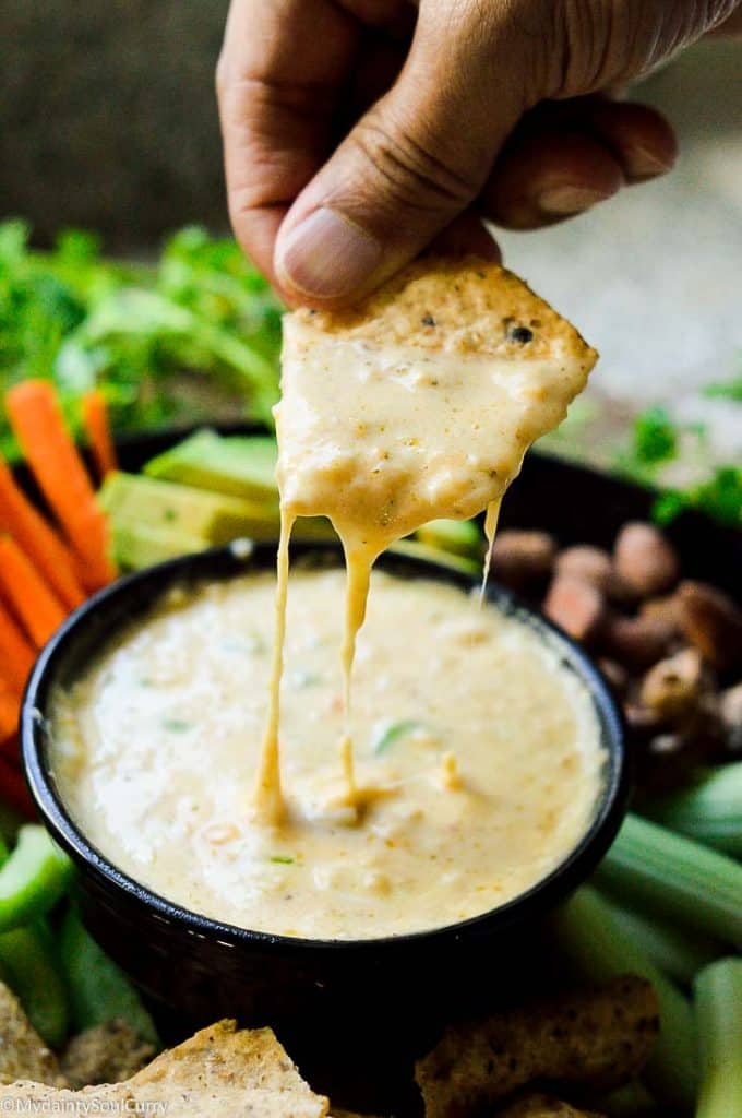 Keto queso dip w/ cauliflower