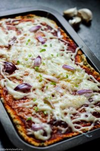 pizza with caulflower rice