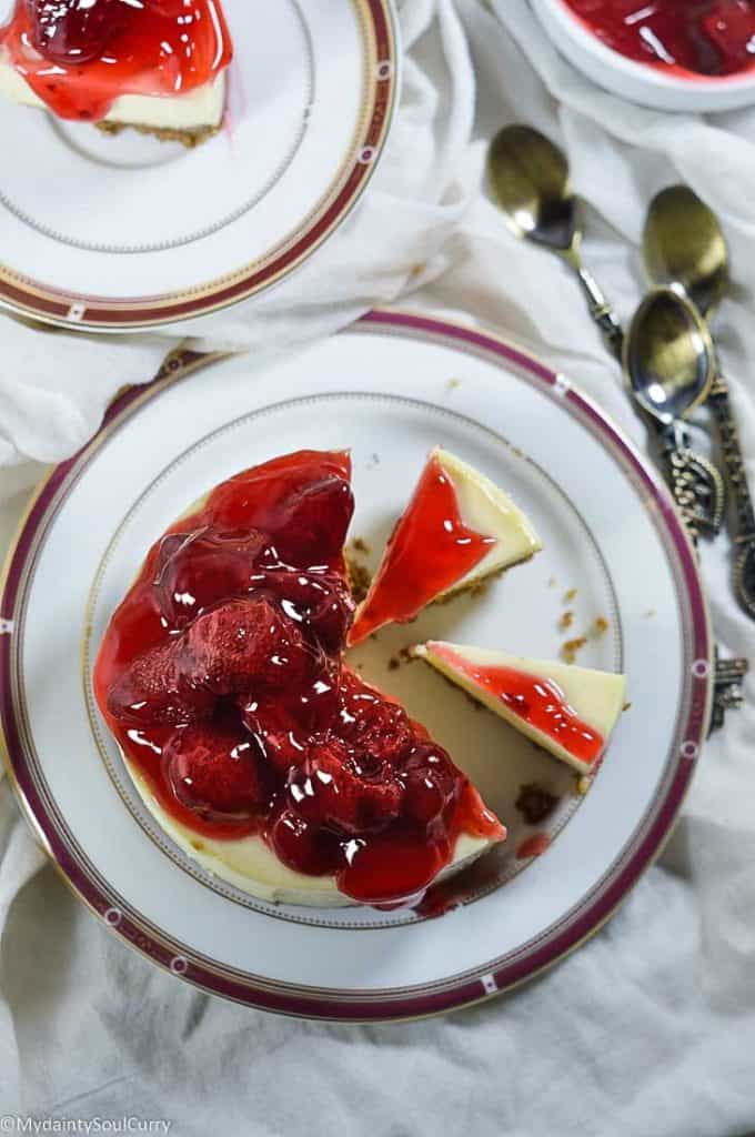 Vanilla cheesecake with strawberry