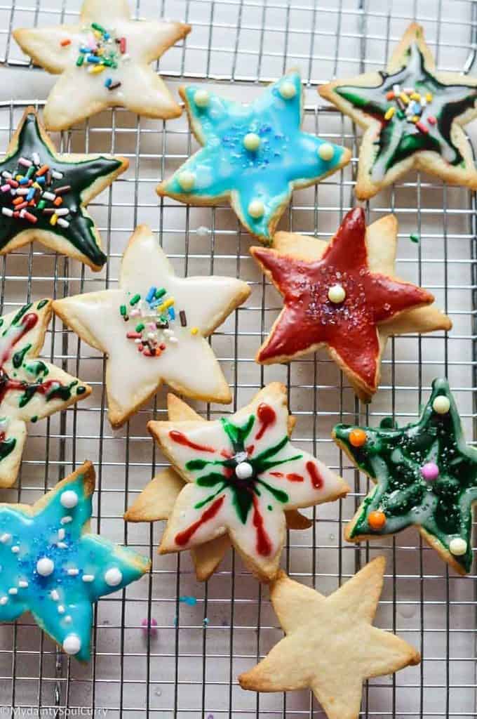 Cookies cooling on a rack