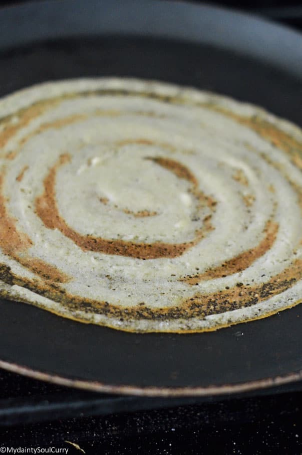 Crispy lentil dosa