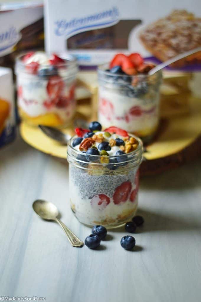 Berry, Yogurt and cake parfait