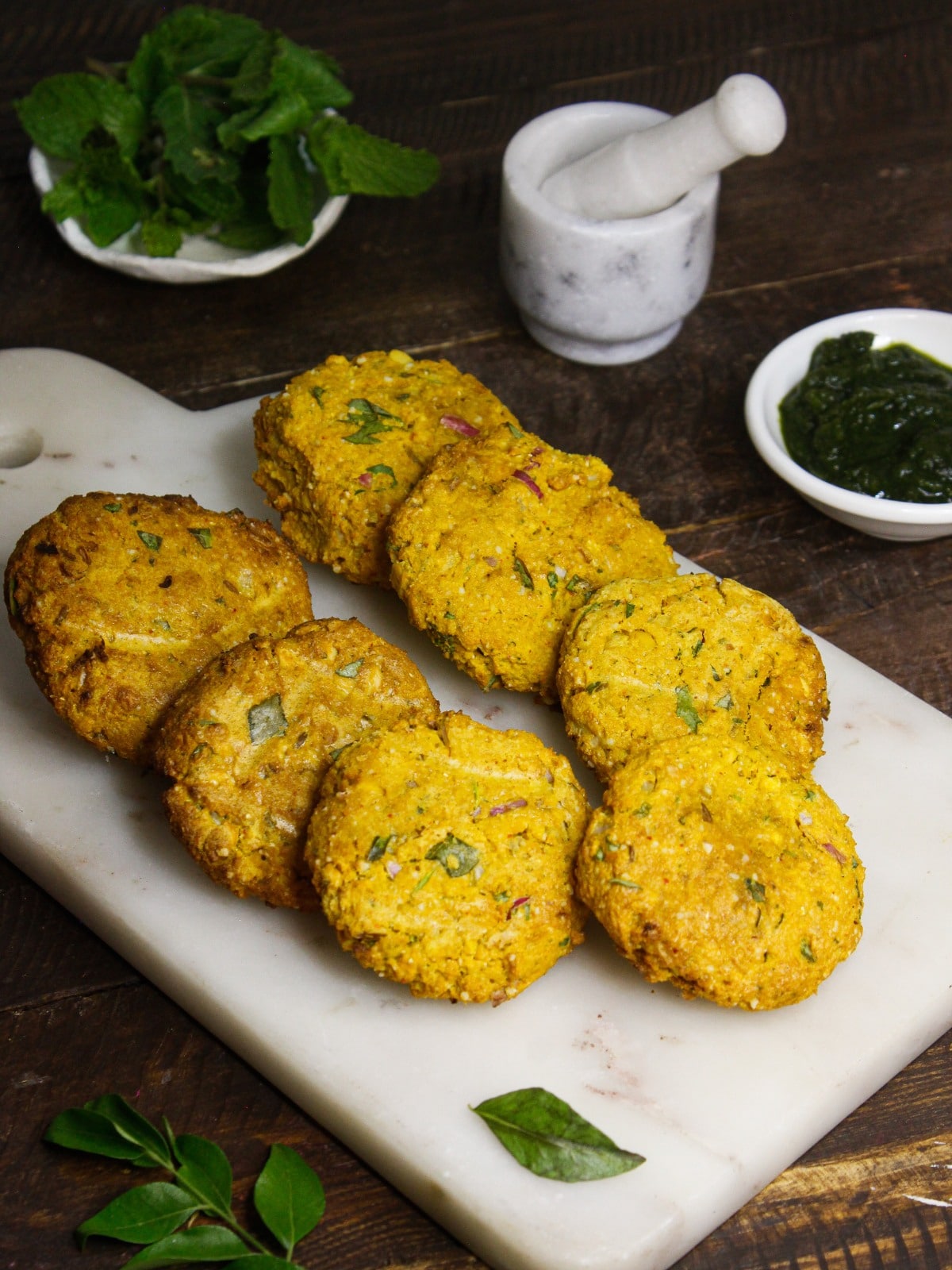 Yummy and hot Dal Vada with Green Chutney: Indian Chickpea Fritters