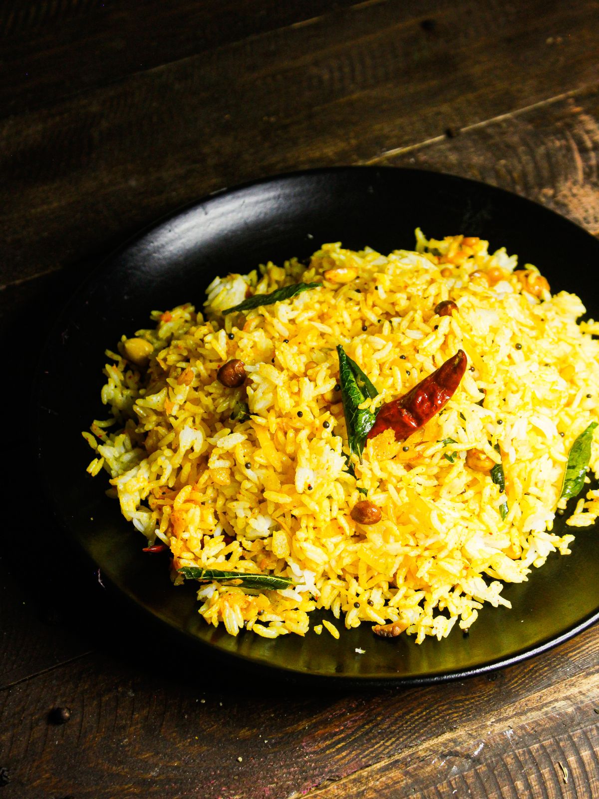 Easy Instant Pot Mango Rice ready to enjoy with raw mango pickle 