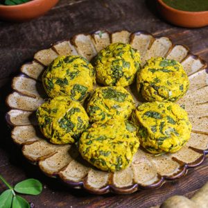 Featured Image of Air Fried Fenugreek Pakoras With Green Chutney