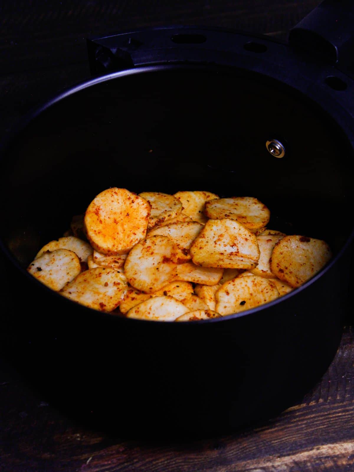 Air fry the spiced potato properly 