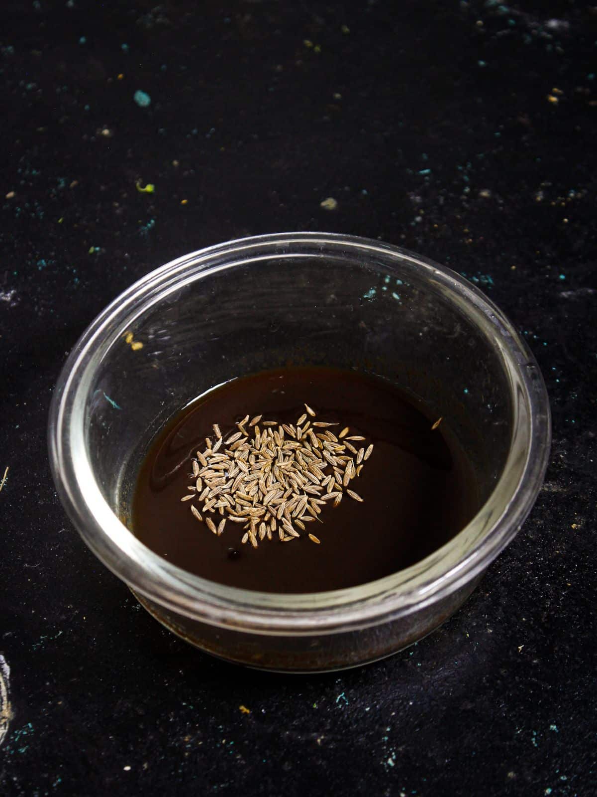 Take cumin seeds and tamarind paste in a bowl