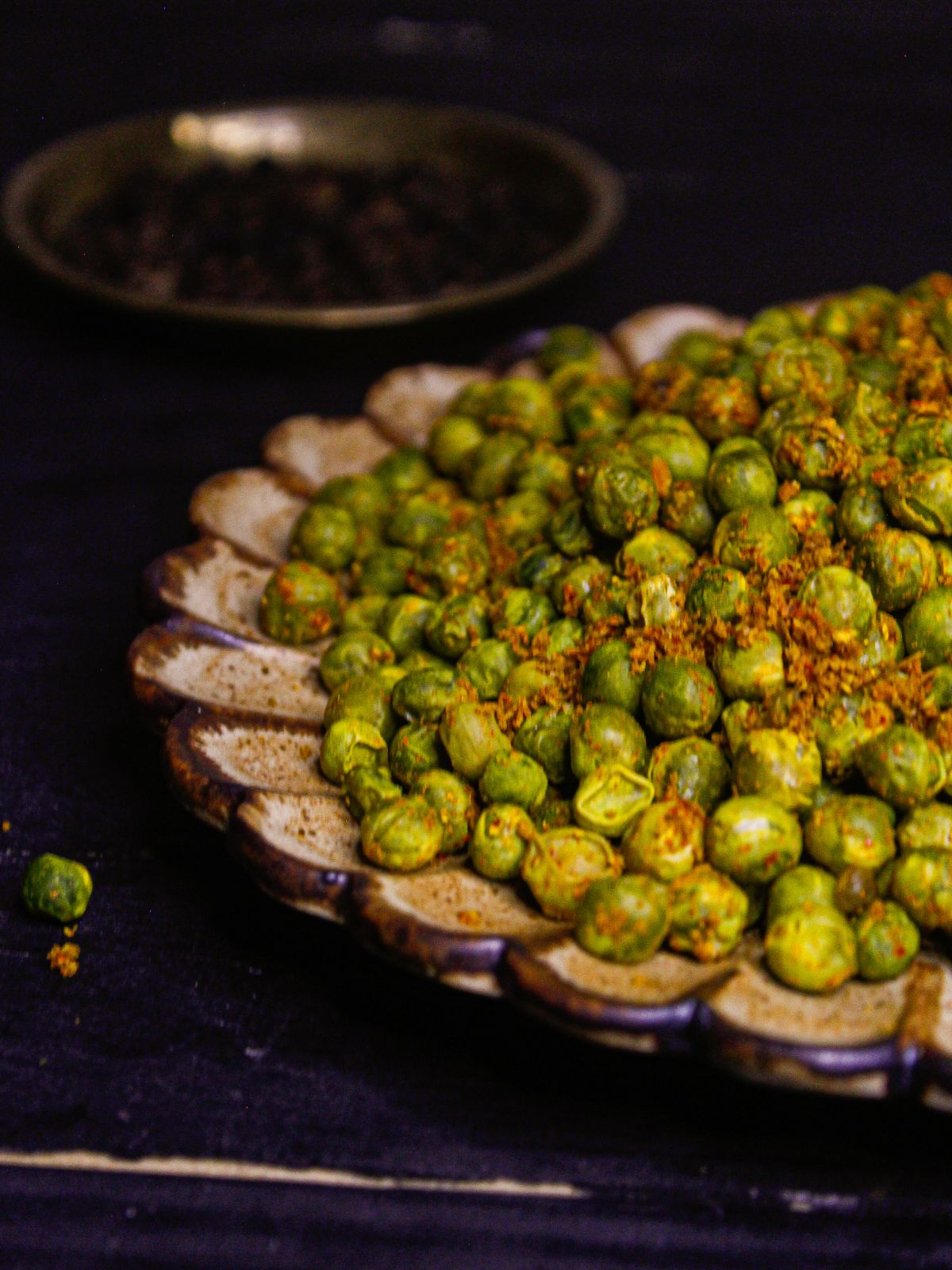 Side view image of Air Fried Peas: A Healthy Snack