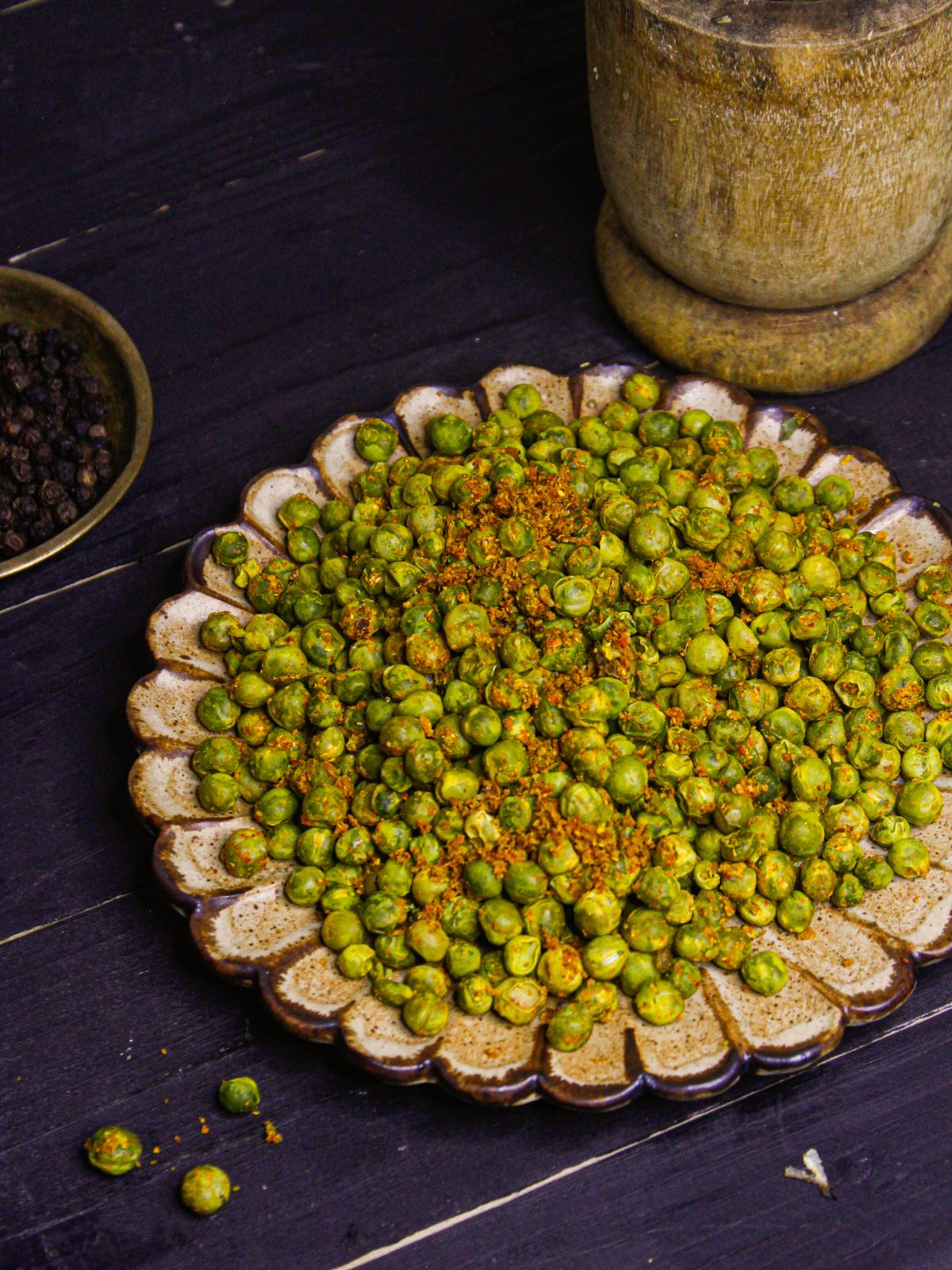 Yummy Air Fried Peas: A Healthy Snack served on a plate 
