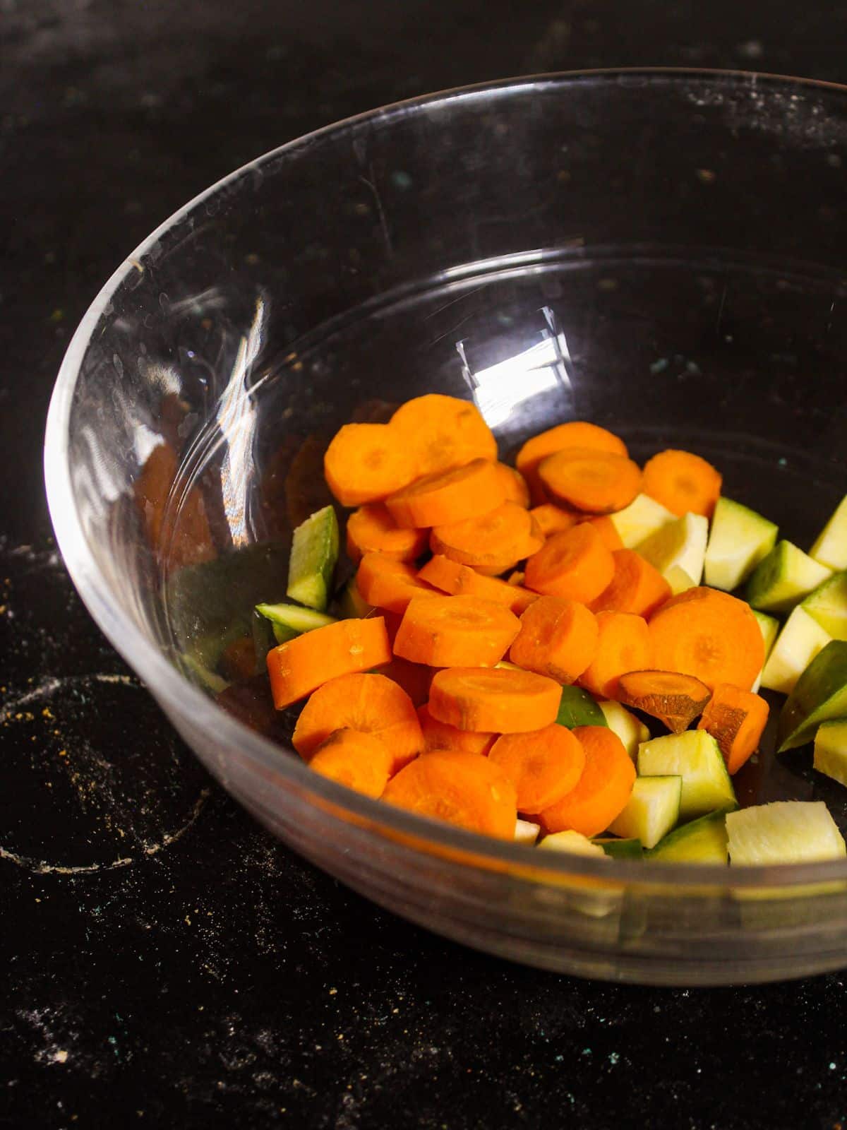 Add chopped carrots into the bowl 