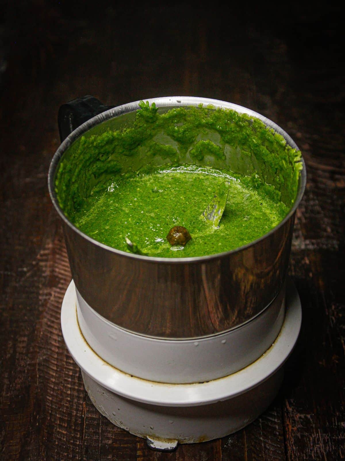 Blend everything from the blender into the semi liquid chutney 