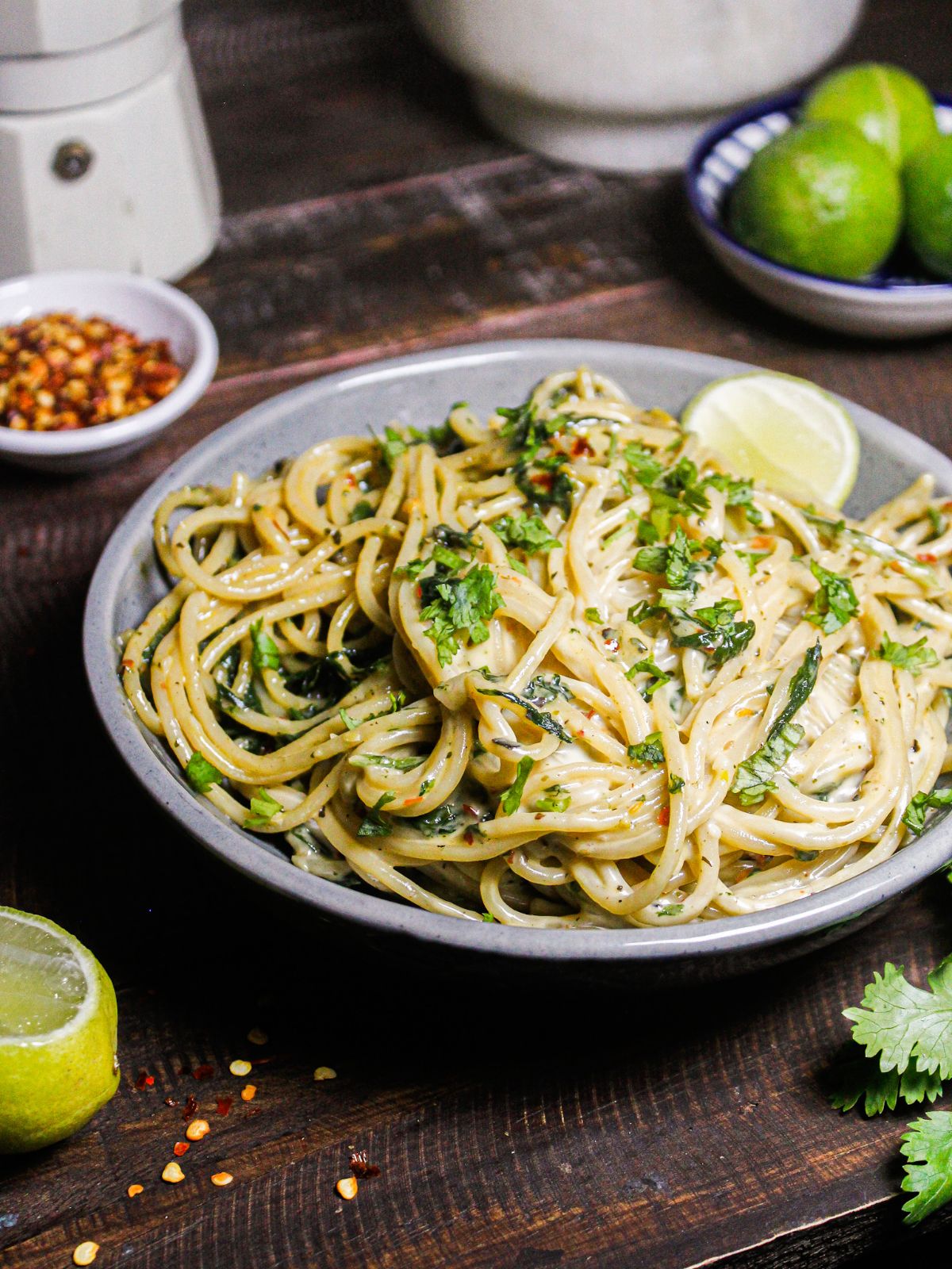 Super delicious Lemony Whole Wheat Spaghetti with Garlic and Spinach