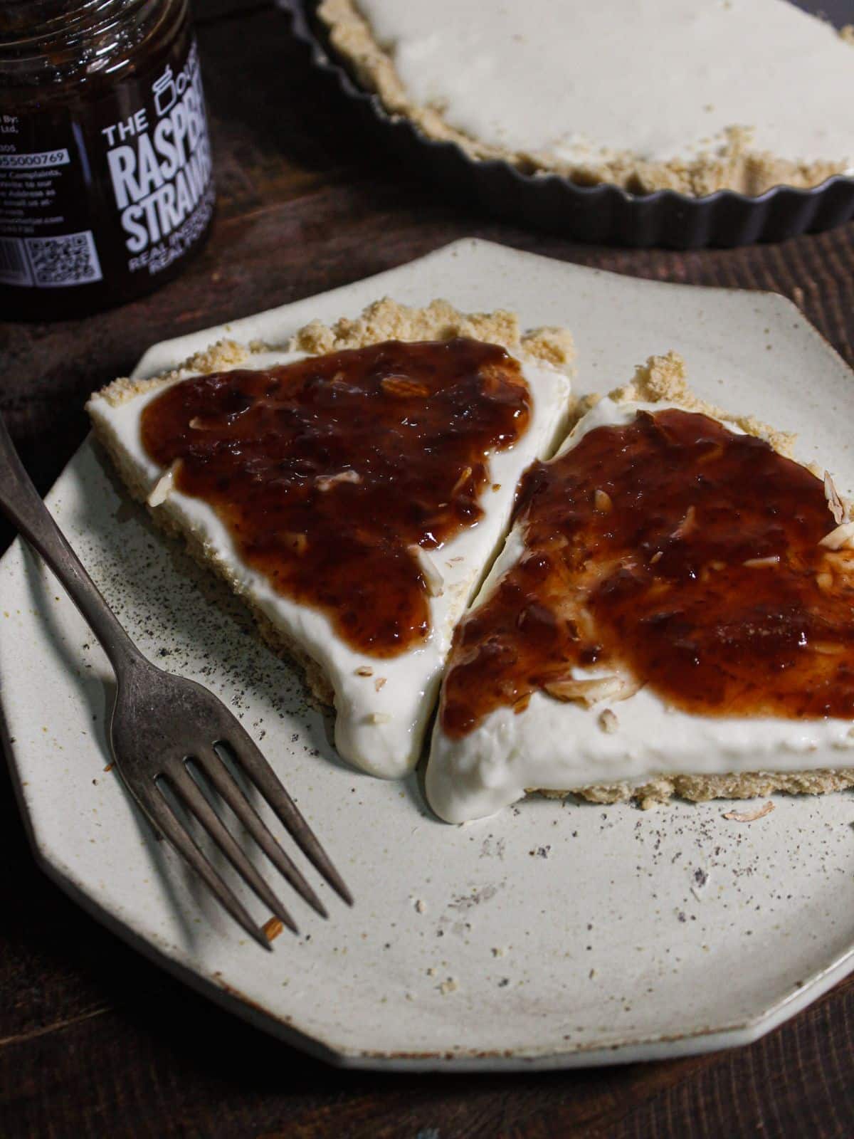 Super delicious No Bake Cheesecake with Strawberry Compote