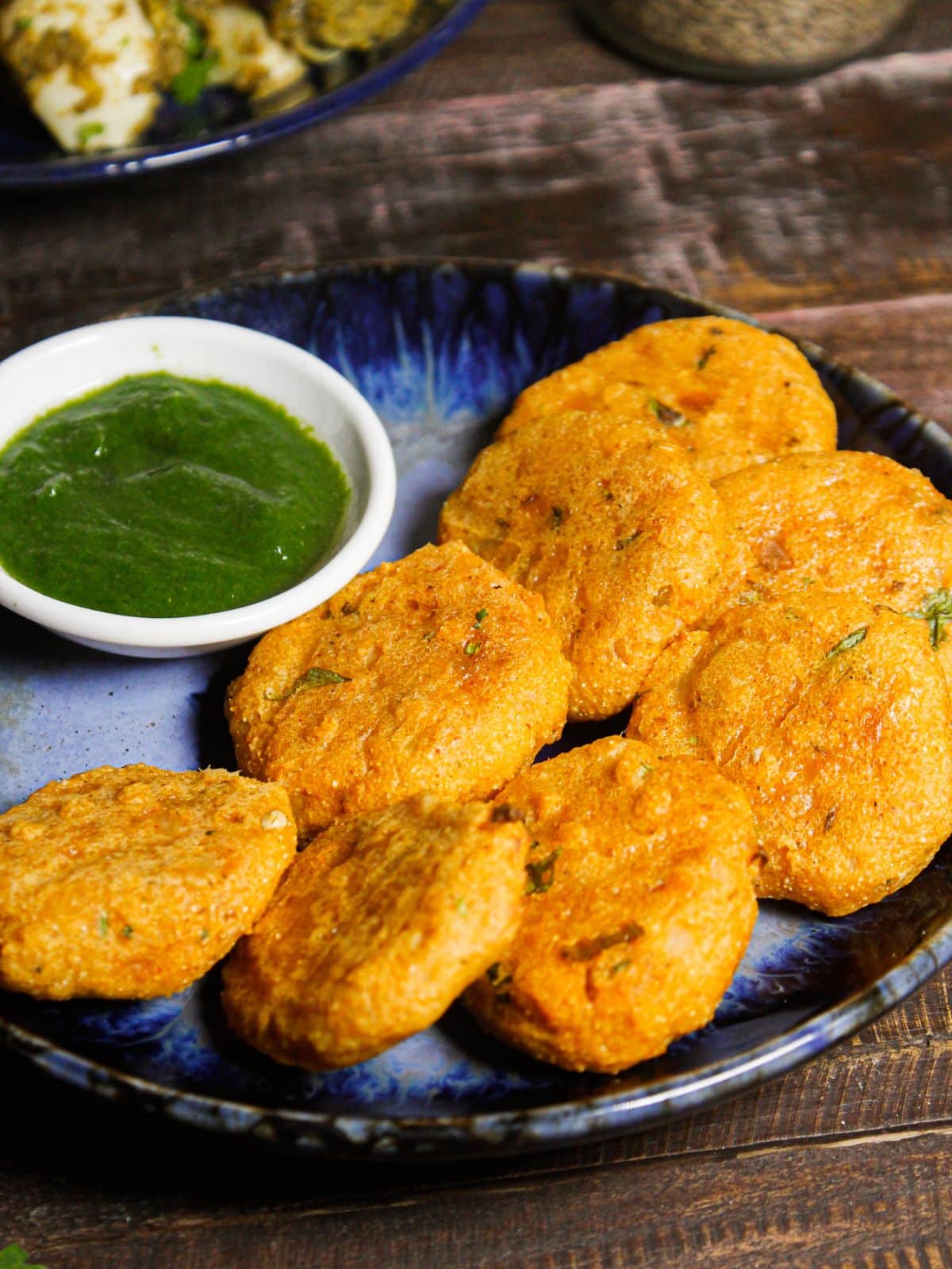 Enjoy hot and crunchy Semolina and Potato Breakfast Cutlets with tea or coffee