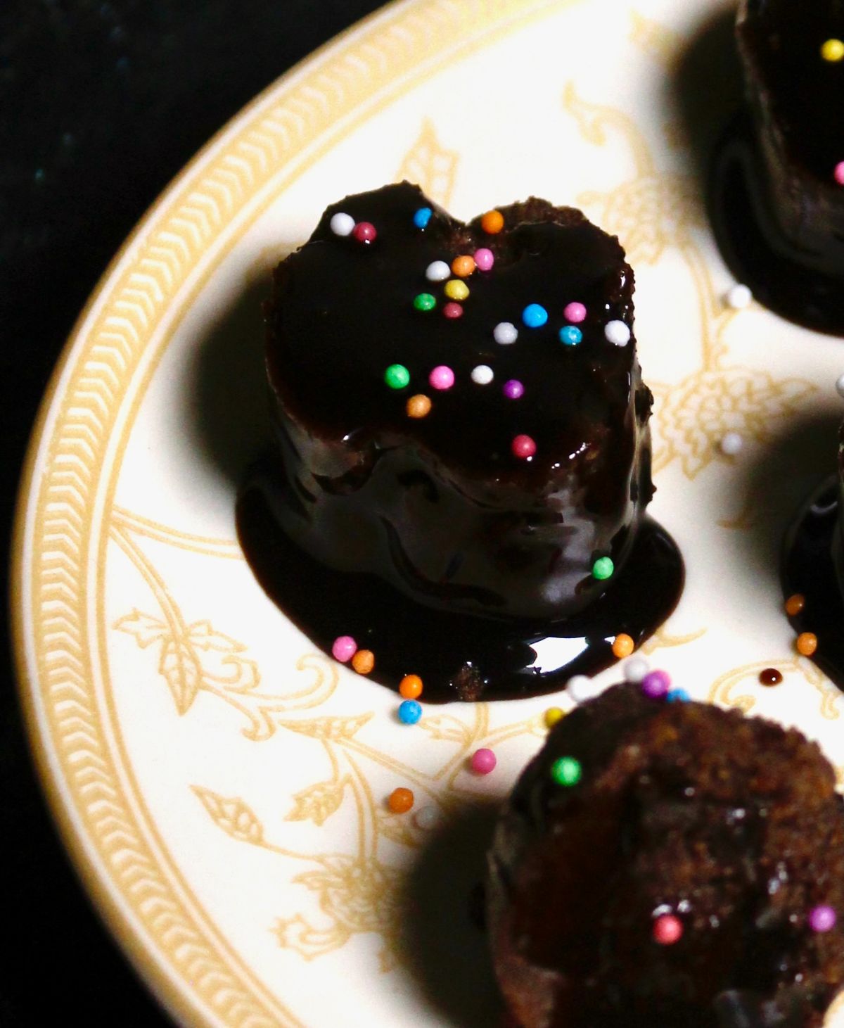 Delicious Chocolate Sauce Dipped Bites