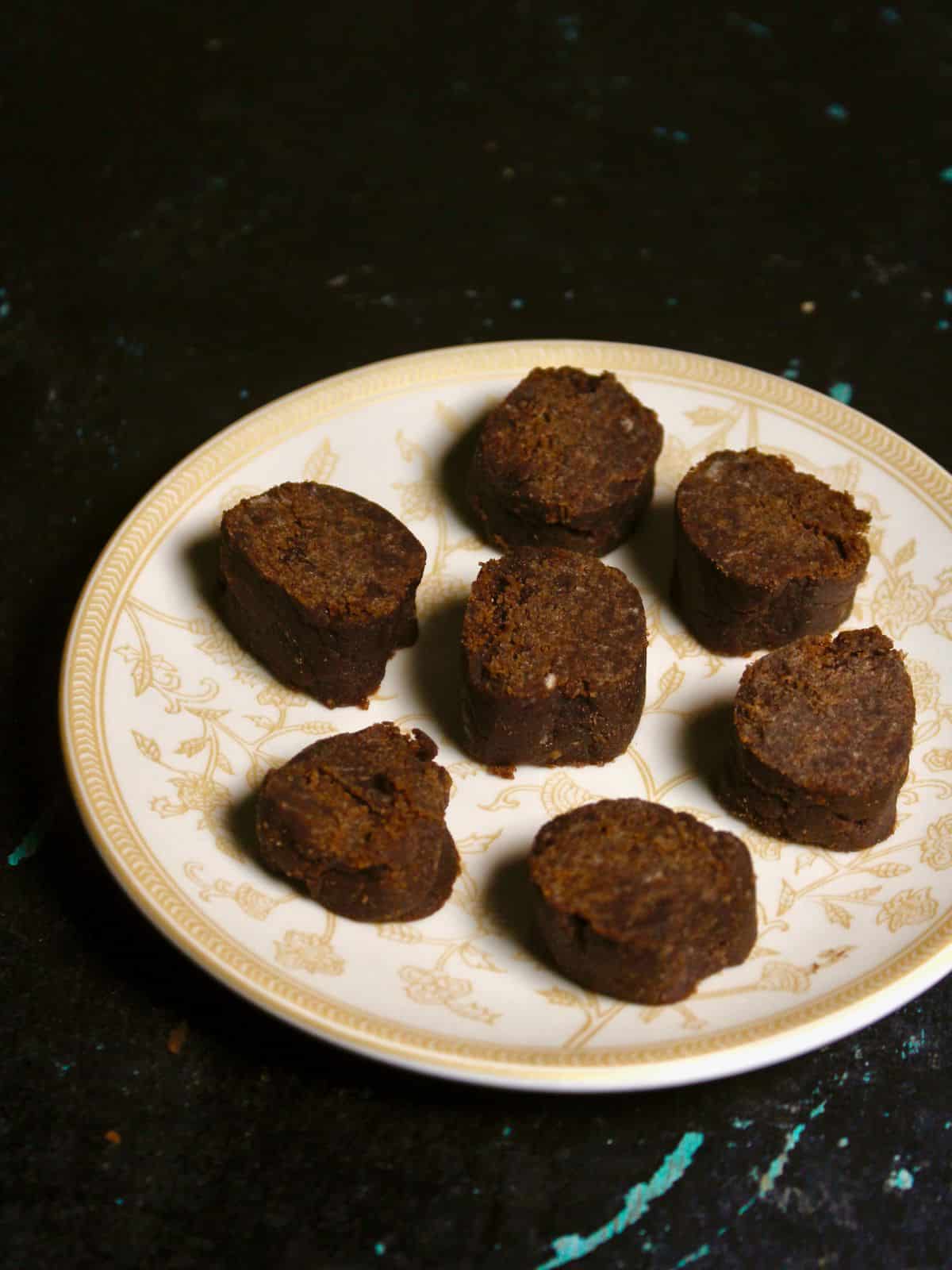 Make small small cakes cubes 