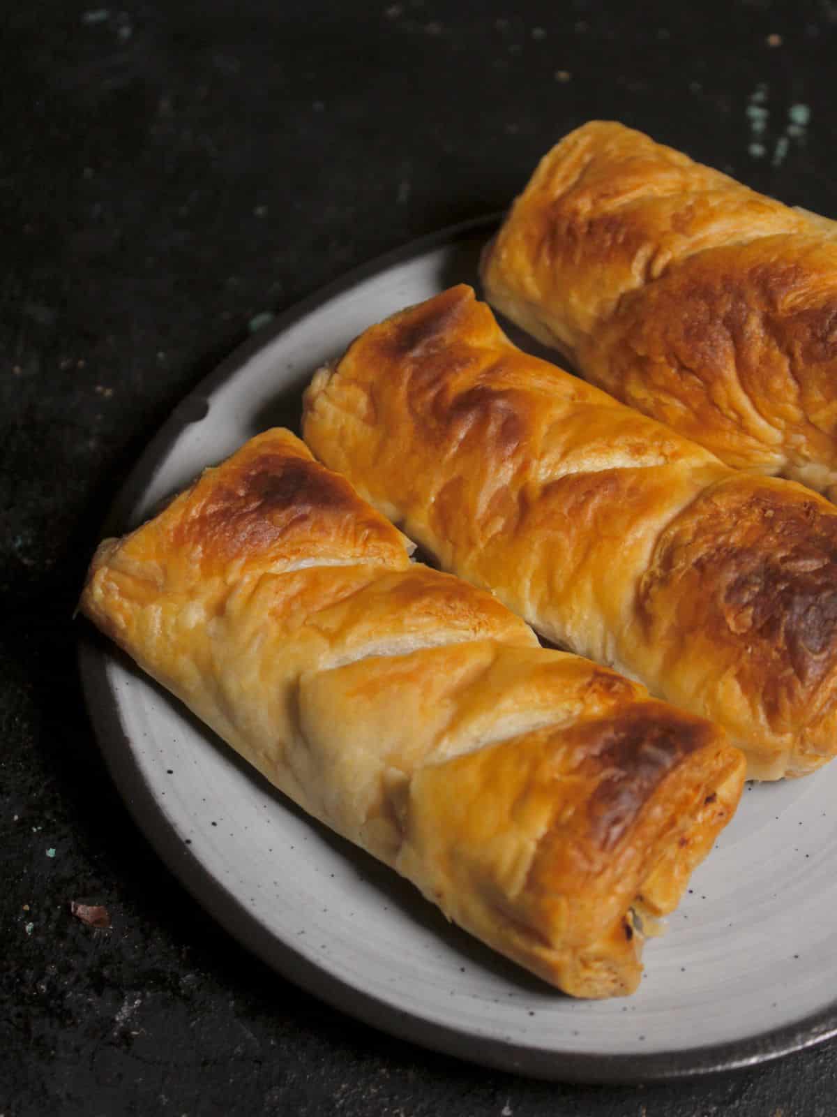 Crunchy Coconut Jaggery Puffs