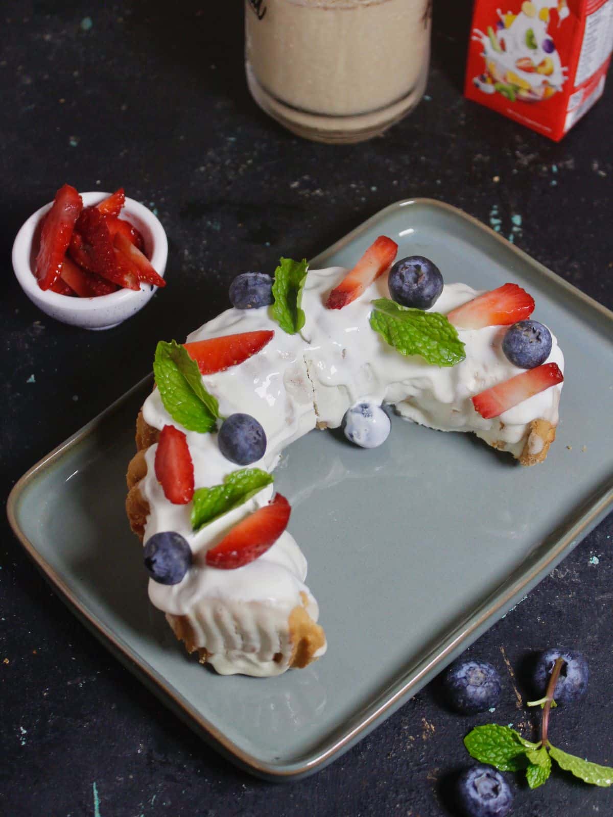 Yummy Easy Peasy Creamy Cookie Cake