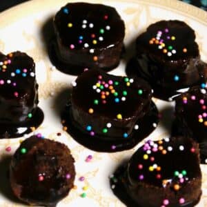 Featured Img of Chocolate Sauce Dipped Bites