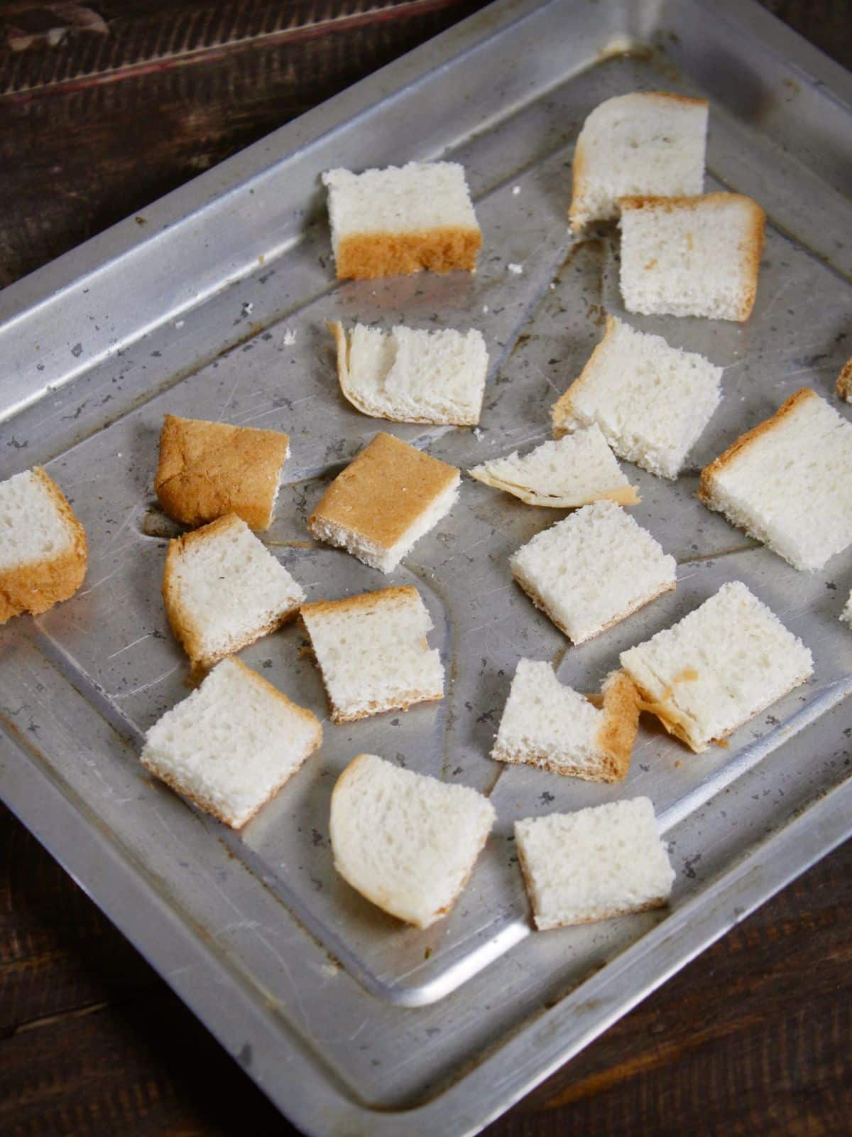 cut bread slice into pieces 