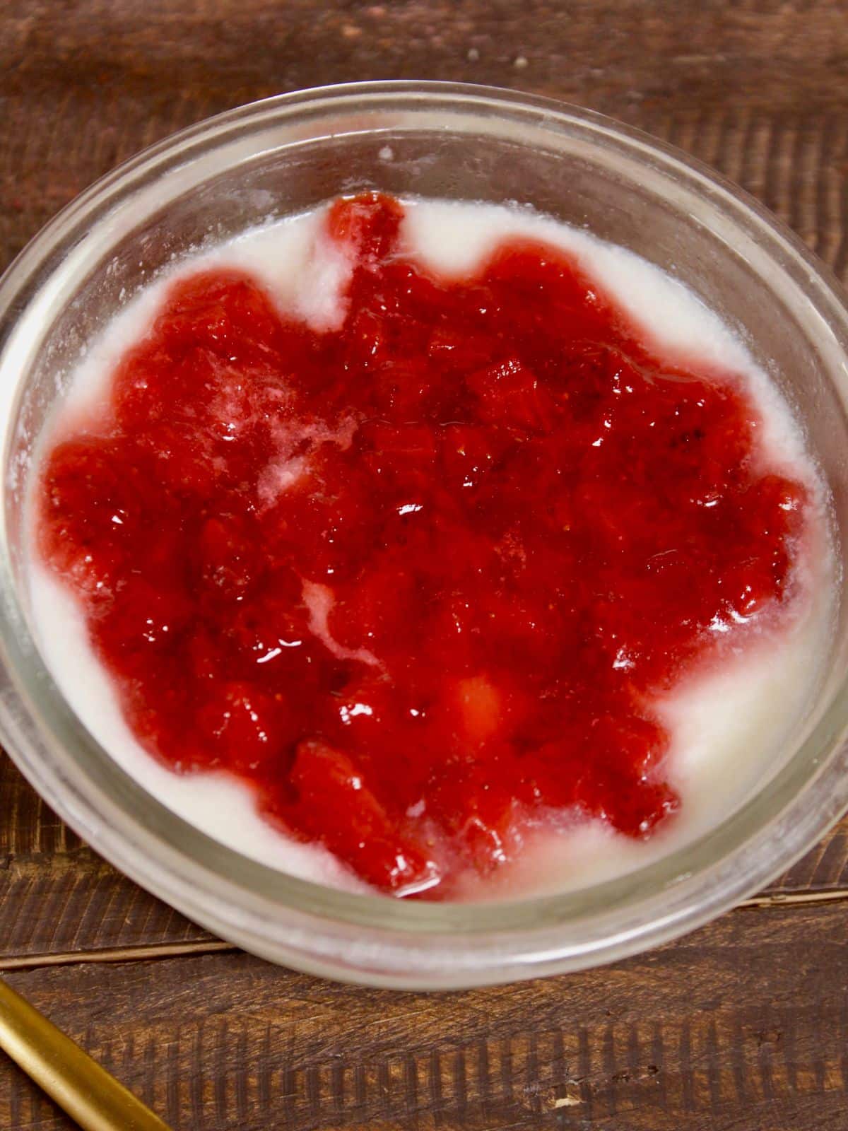 yummy easy strawberry pudding
