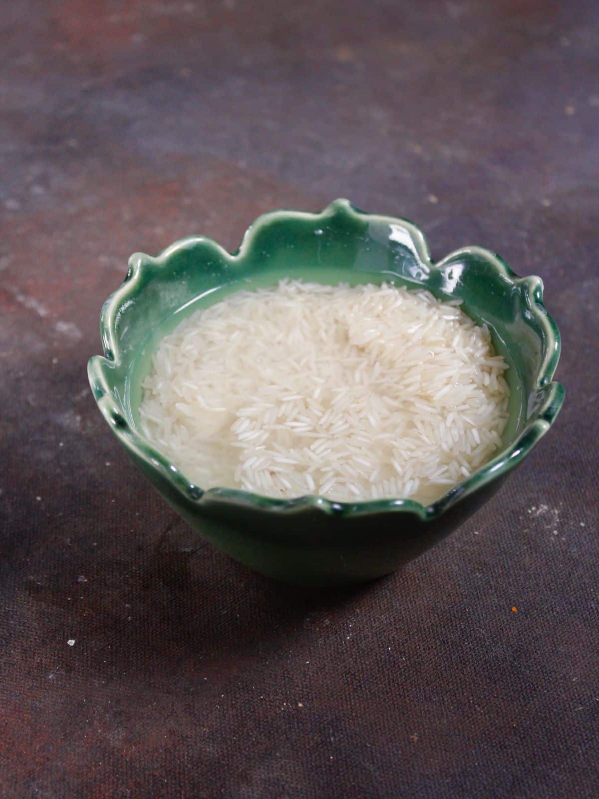 soak rice in water 