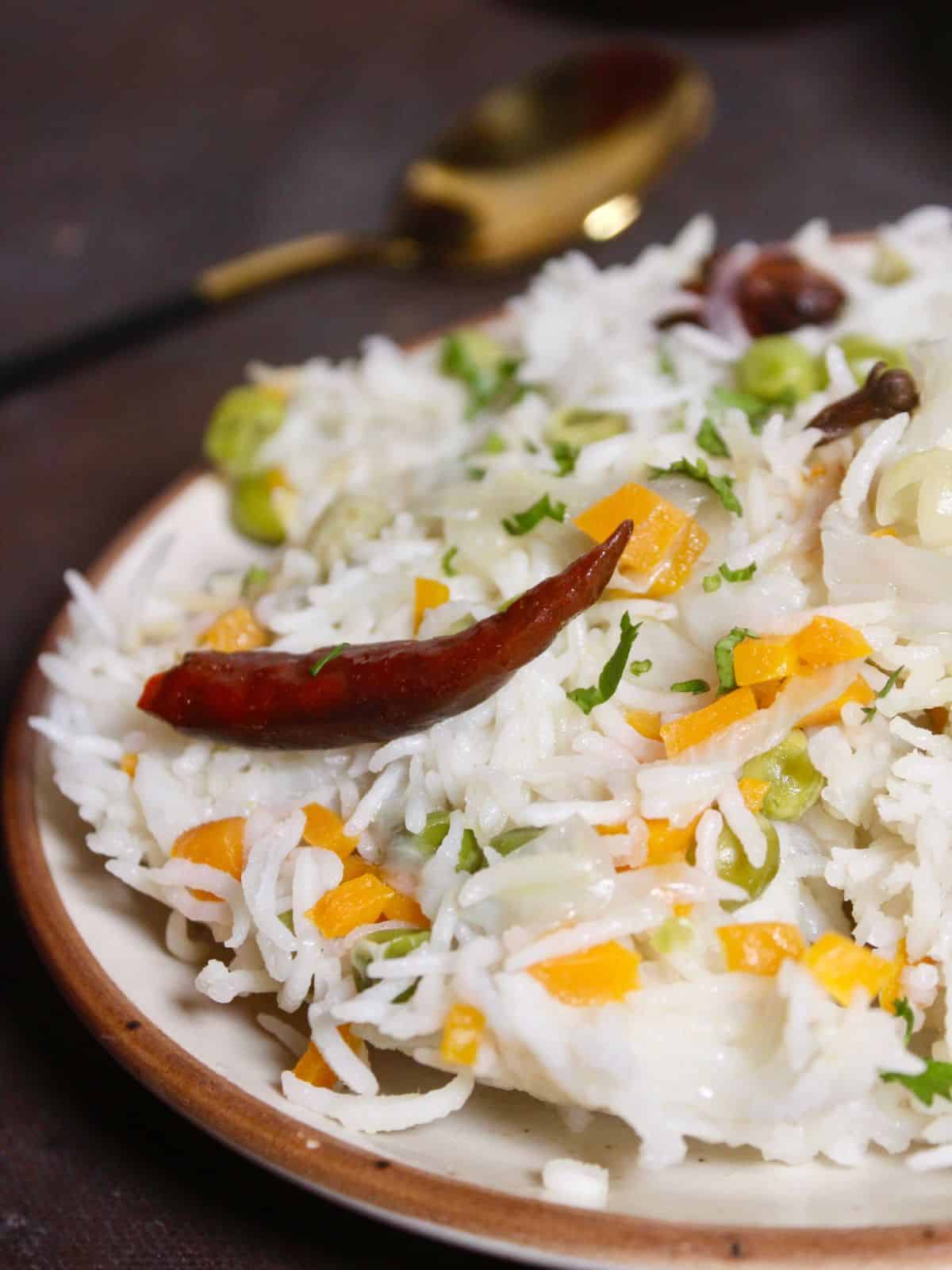 side view of ghee vegetable pulao