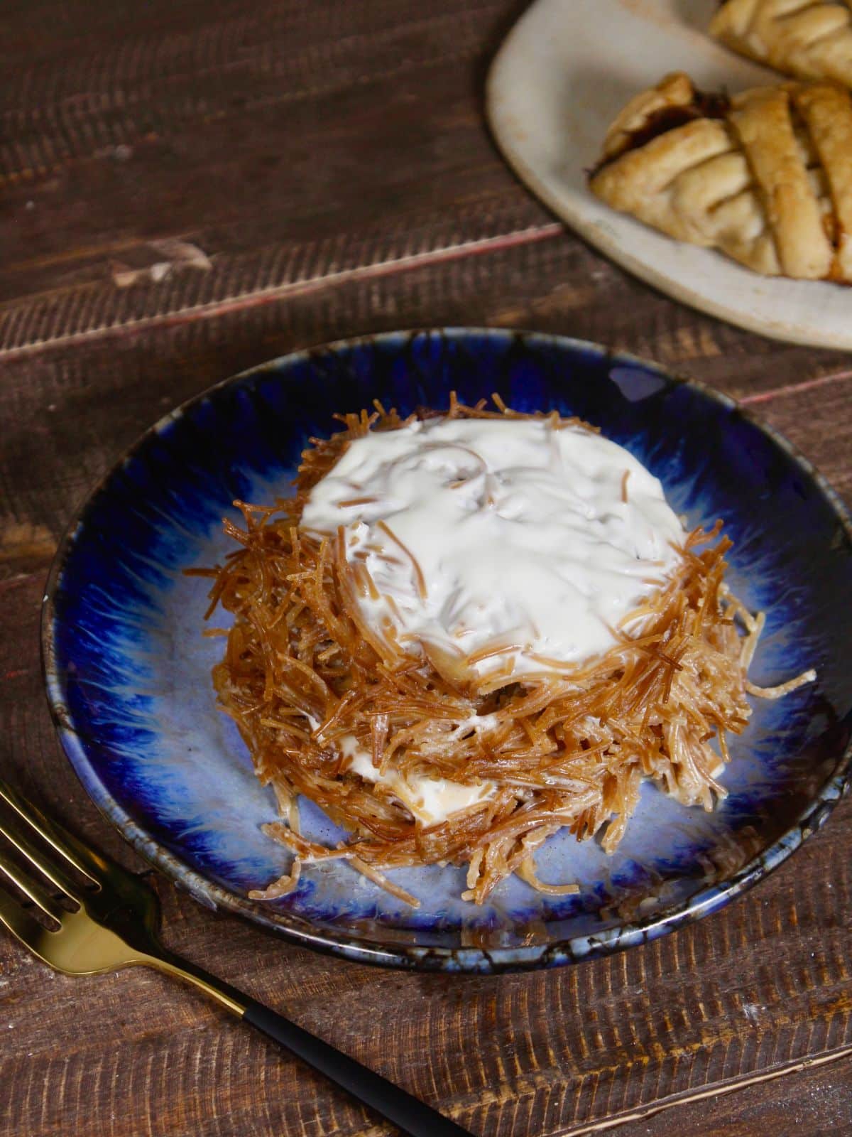 super delicious sweet vermicelli cream cakes