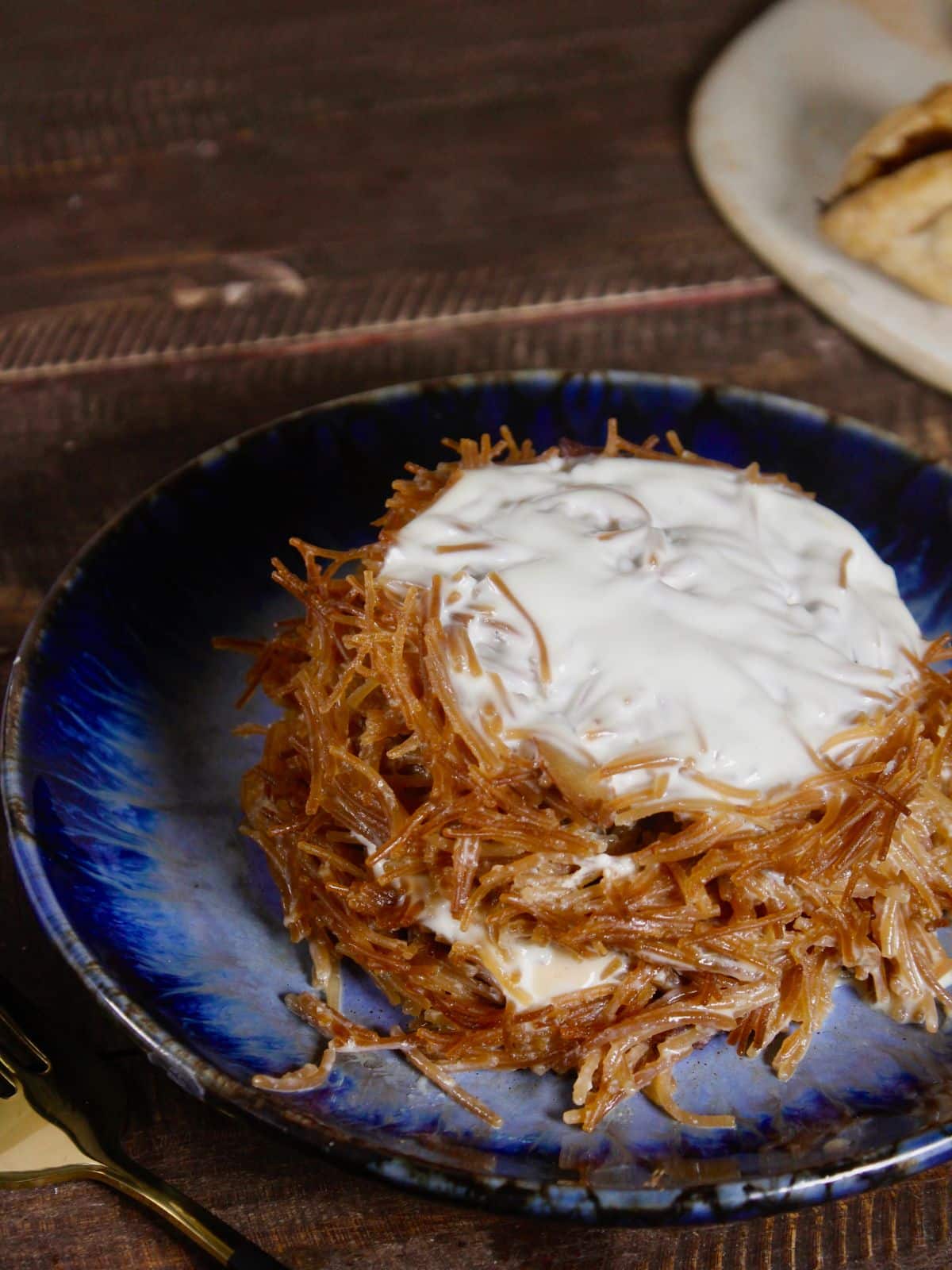 yummy sweet vermicelli cream cakes