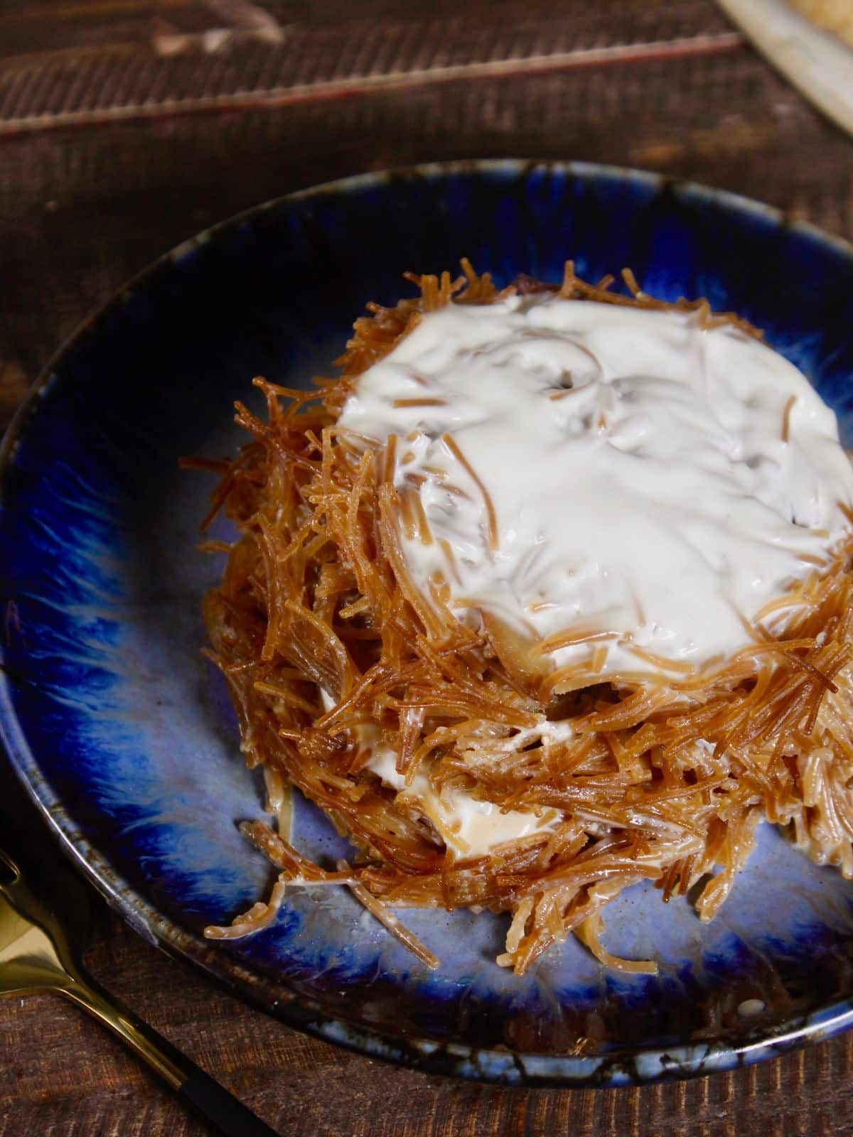 top view image of sweet vermicelli cream cakes