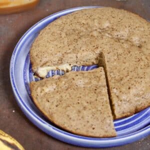 Featured Img of Caramelized Banana Cake in a Pan