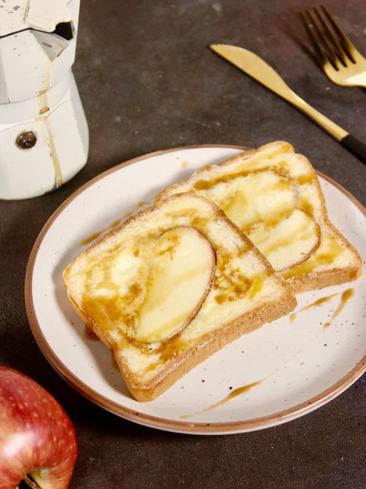 super delicious French toast with apple twist
