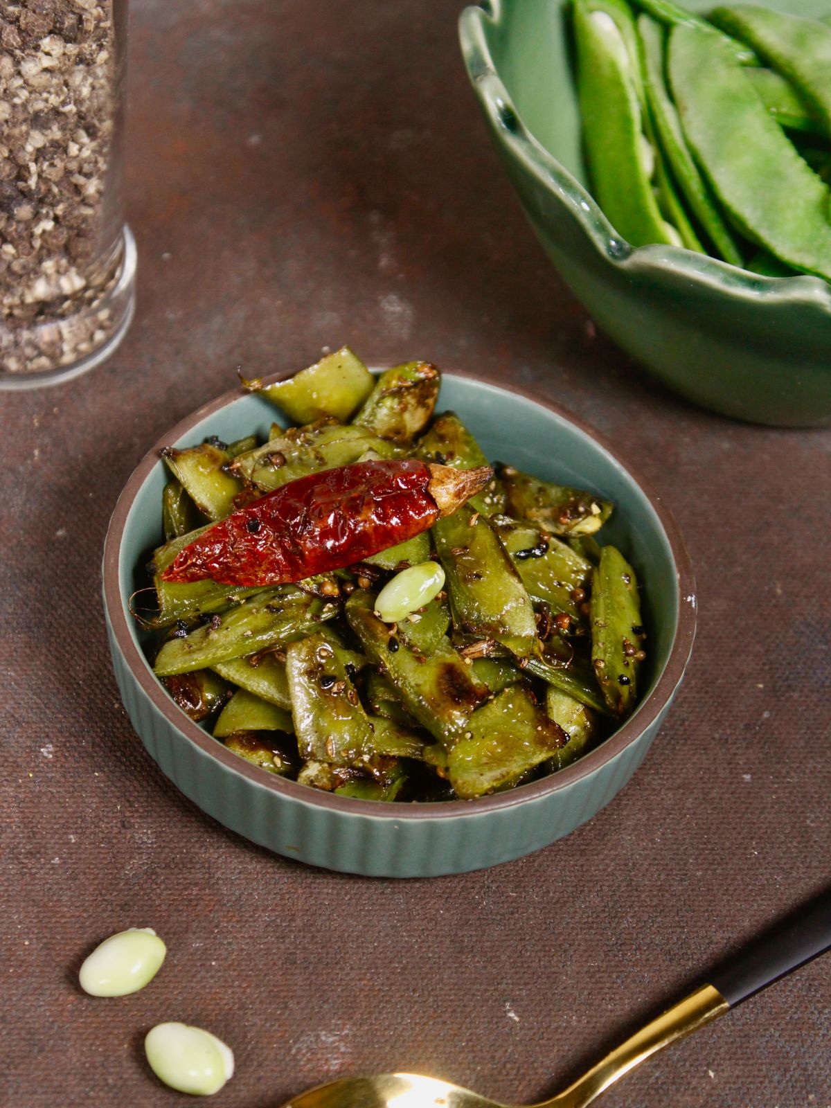 super delicious salt and pepper broad beans