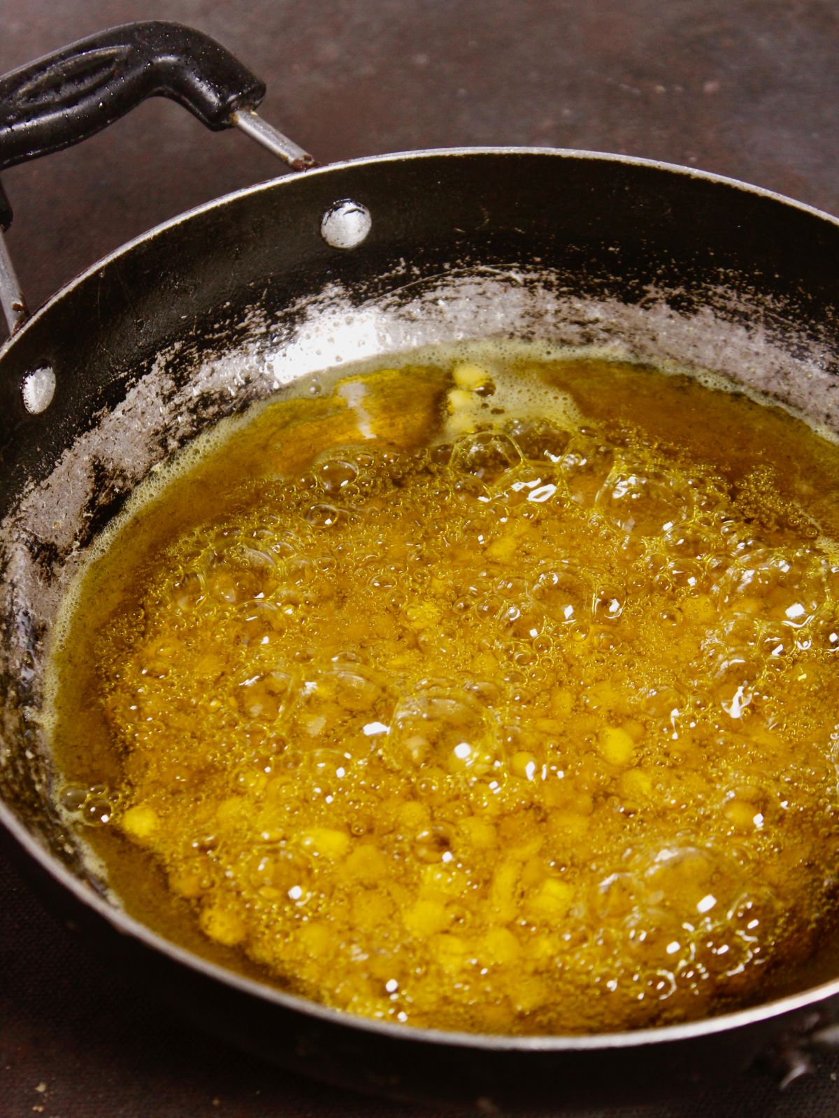 fry chana dal in deep vessel 