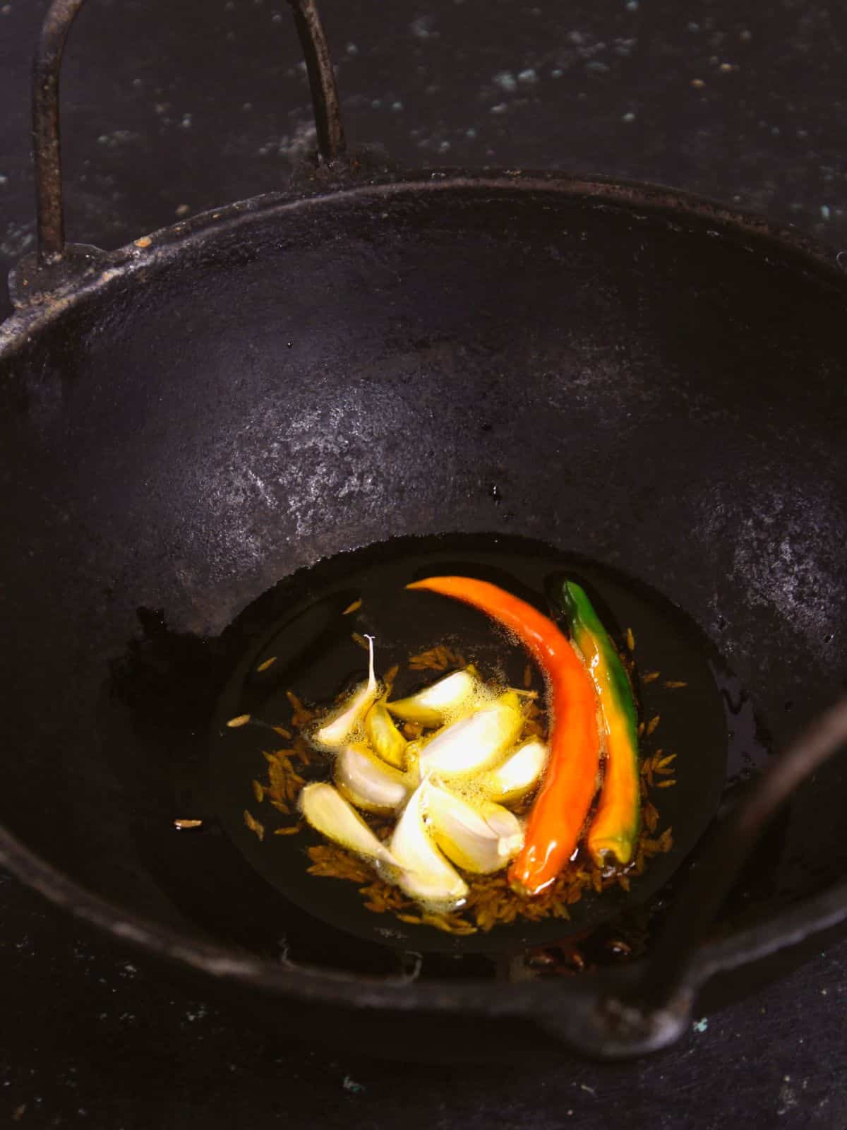 add chili and garlic to the kadai 