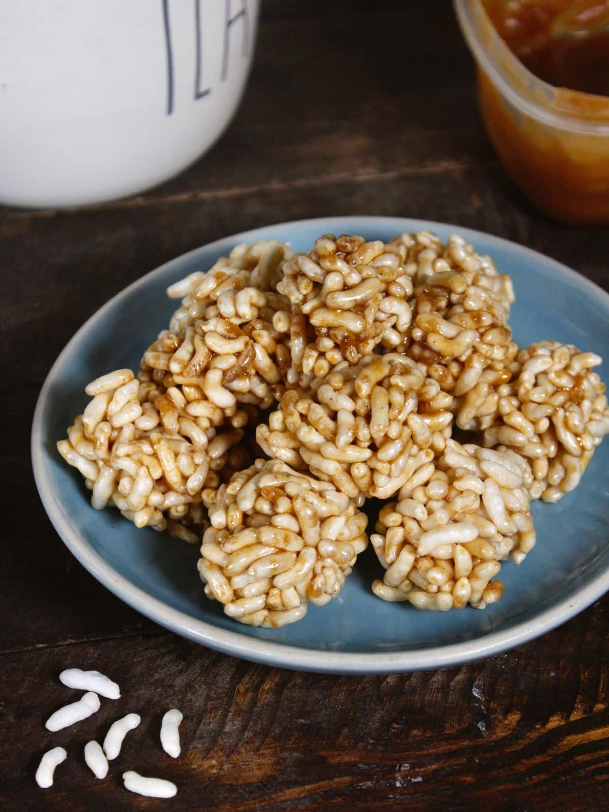 super delicious caramel puffed rice balls