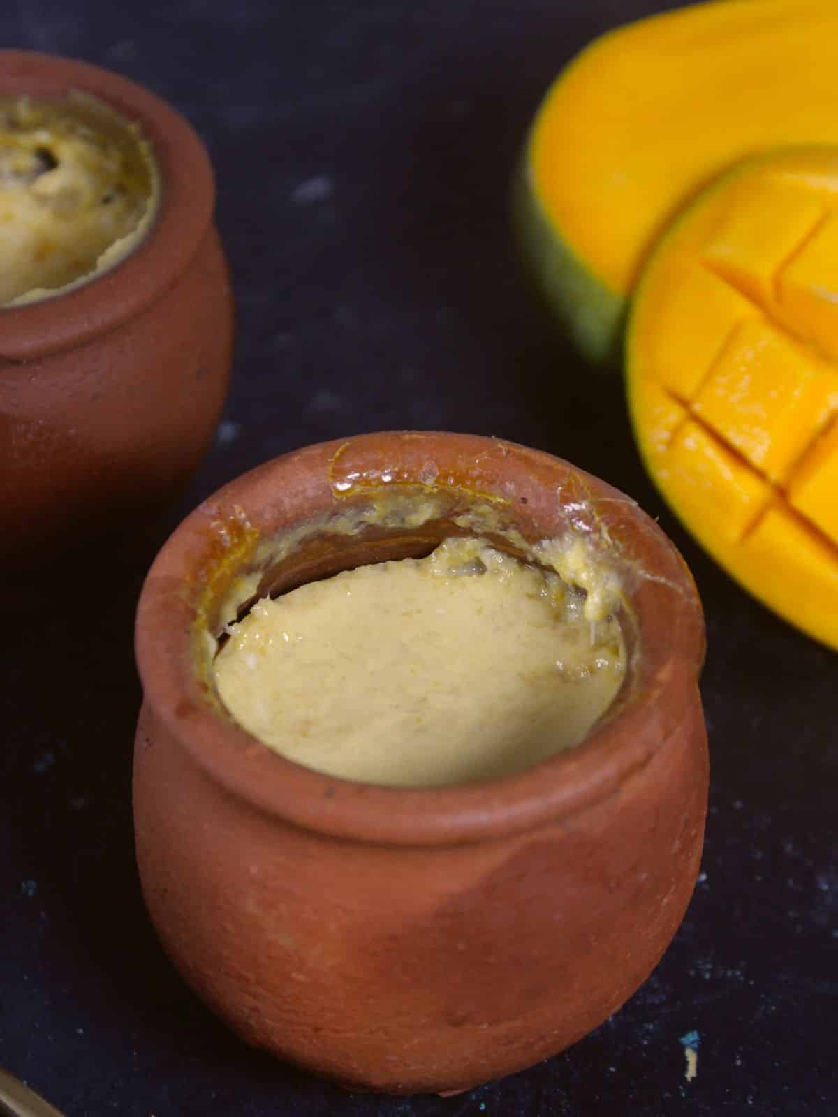 zoom in image of mango rabdi