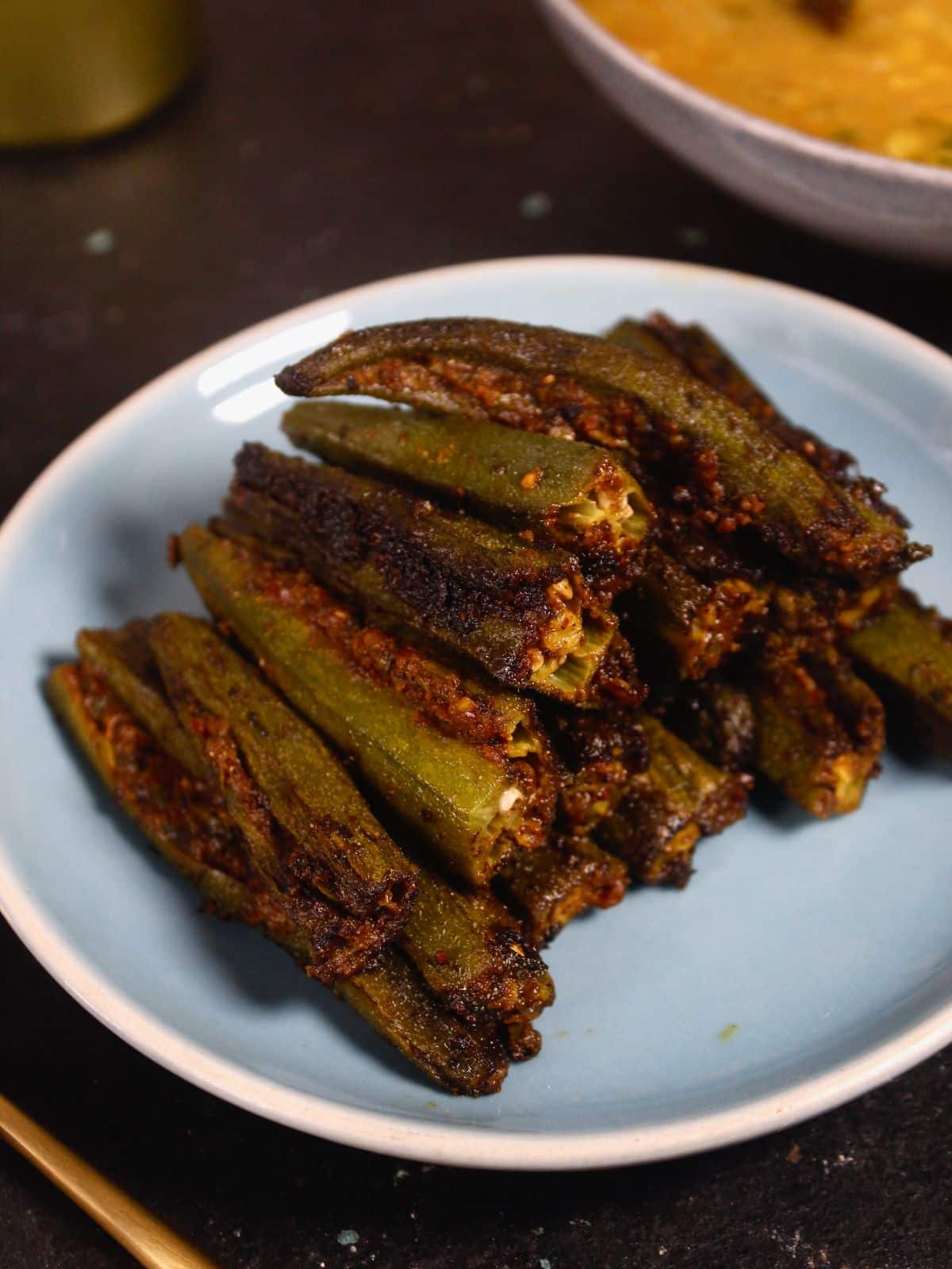 crunchy bharwa bhindi tawa fry