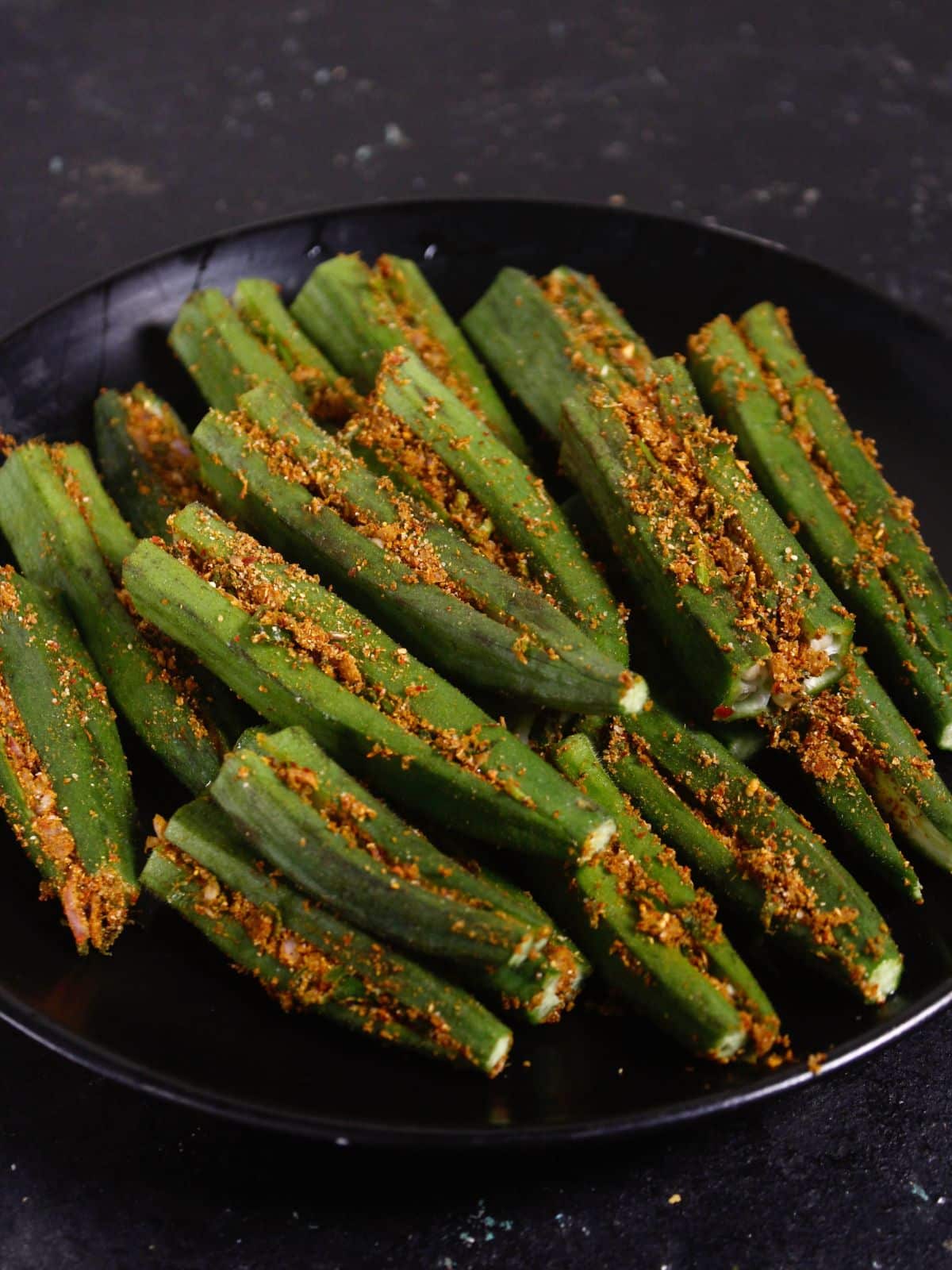 stuff the spices mix into the blindi