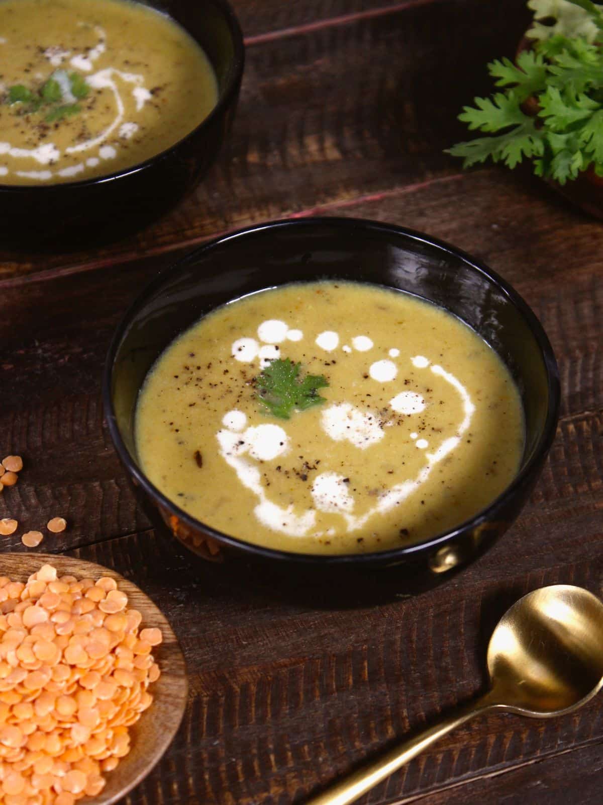 creamy garlic red lentil tomato soup