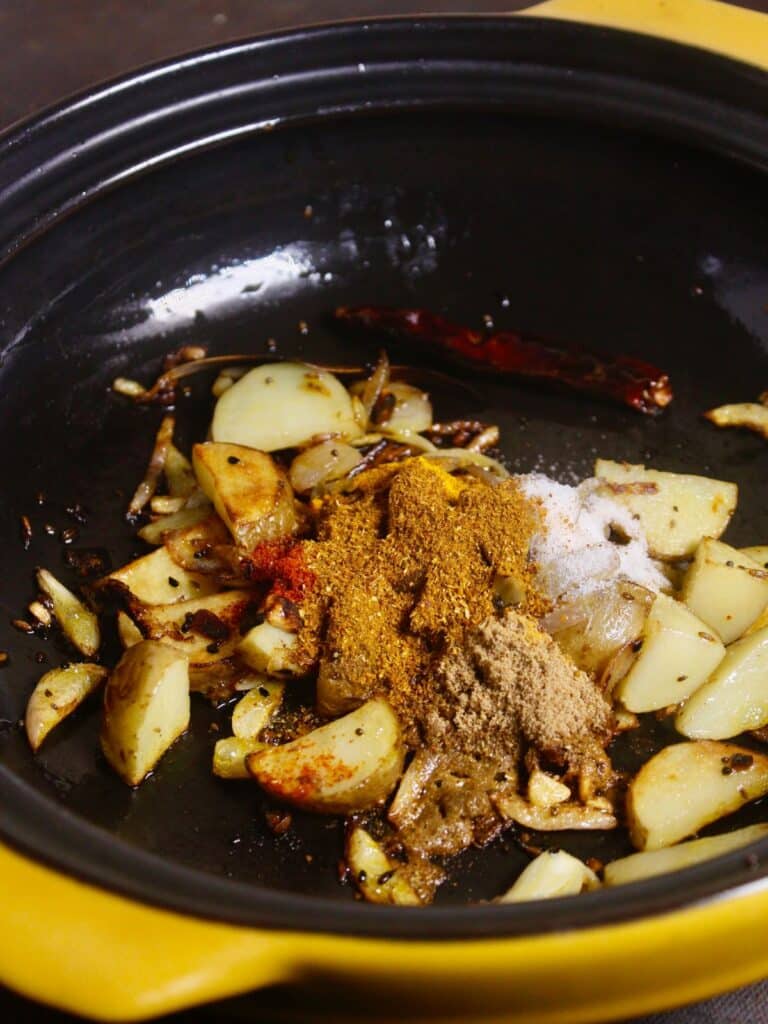 add powdered spices 