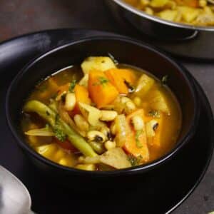 Featured Img of Easy Lobia Curry Recipe